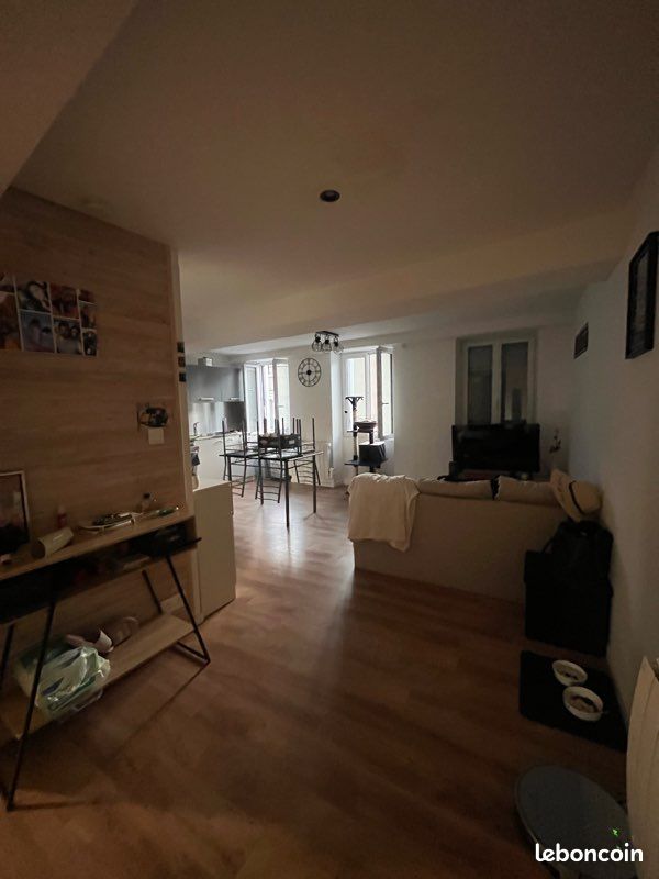 Appartement 2 pièces 42 m² · à Crémieu · 42 m² · 680 €