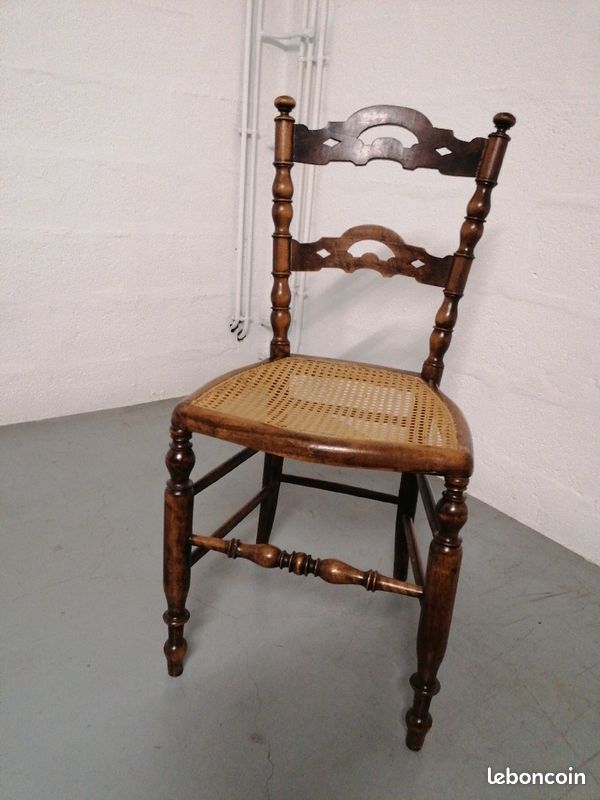 Chaise ancienne dessus cannenage très bon état (image 1)