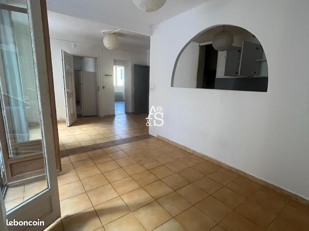 Appartement 2 pièces 46 m² · à La Tour-d'Aigues · 46 m² · 650 €/mois
