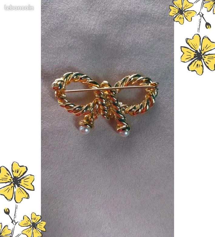 Broche Fleur Vintage En Perles De Nacre Dorée - Élégance Rétro, Parfait état