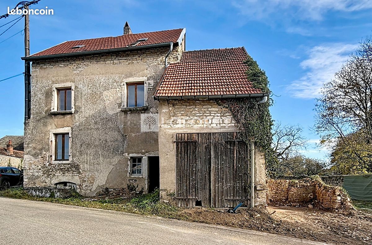 Maison 5 pièces 151 m² · à Malans · 151 m² · 56 000 €