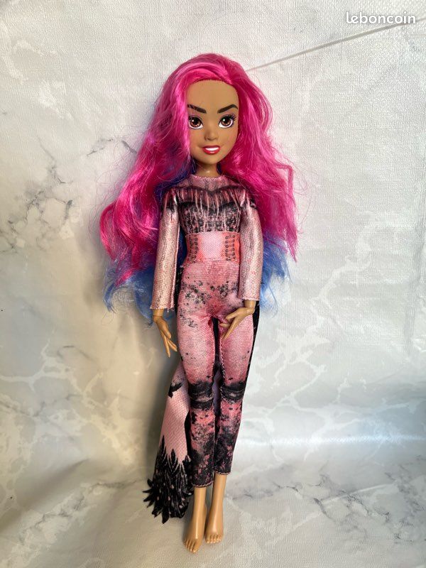 Poupée descendants Audrey Jeux Jouets