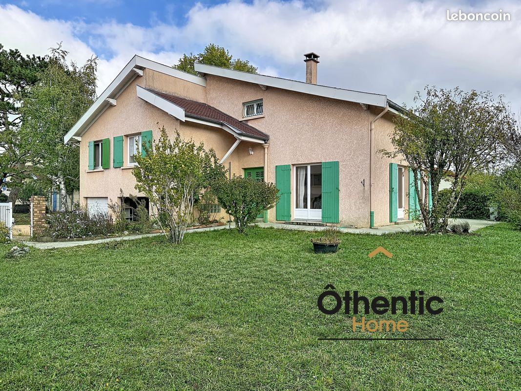 Maison 5 pièces 120 m² · à Meyrié · 120 m² · 360 000 €
