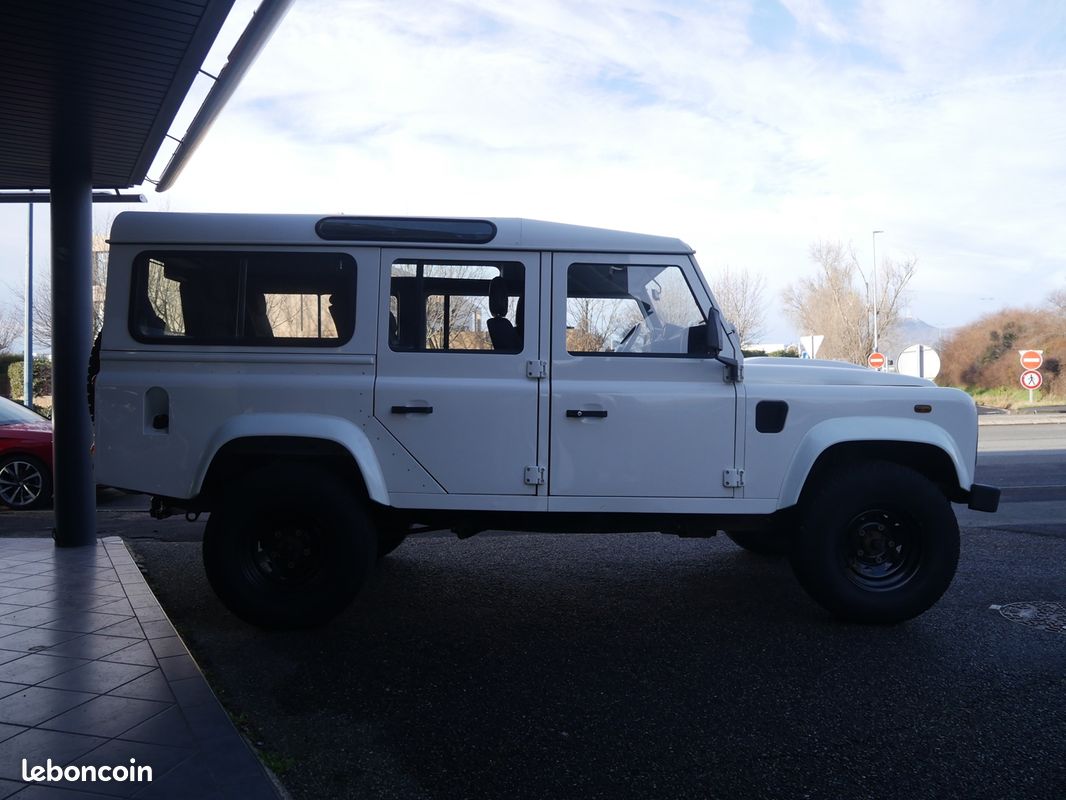 Land-rover DEFENDER 110 2.4 TD4 122 STATION WAGON 7PL S TD4 BVM (image 4)