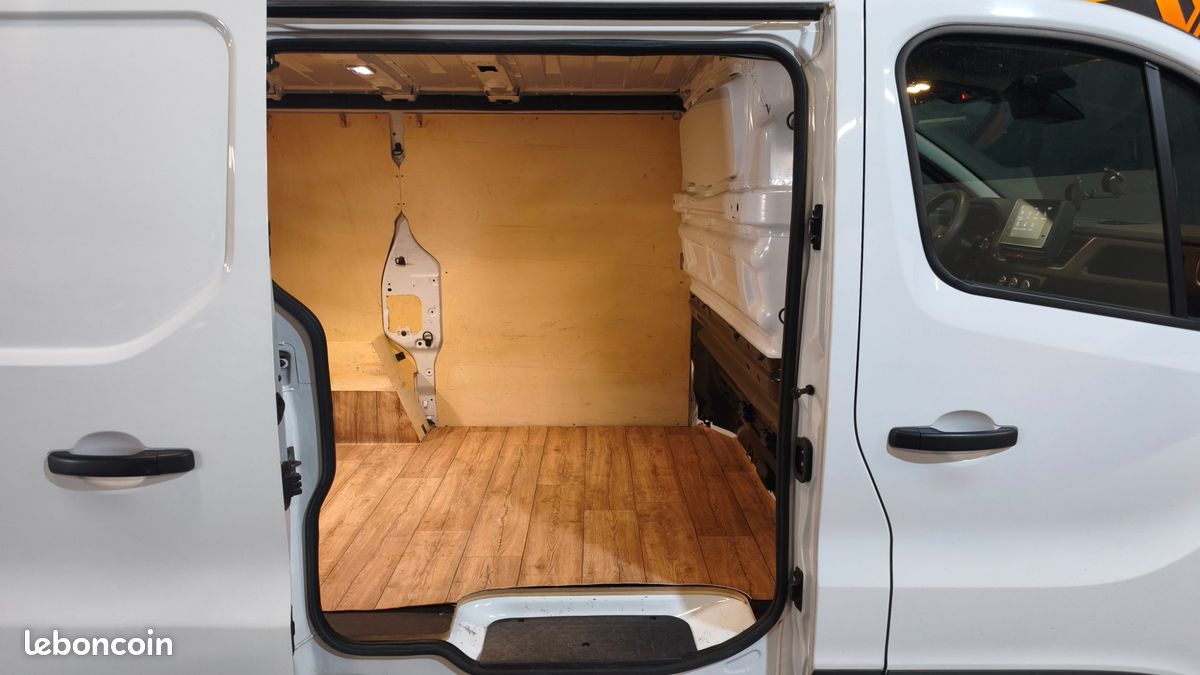 Renault trafic vu fourgon 2.0 bluedci 150 28 l1h1 grand-confort tva recuperable (image 23)