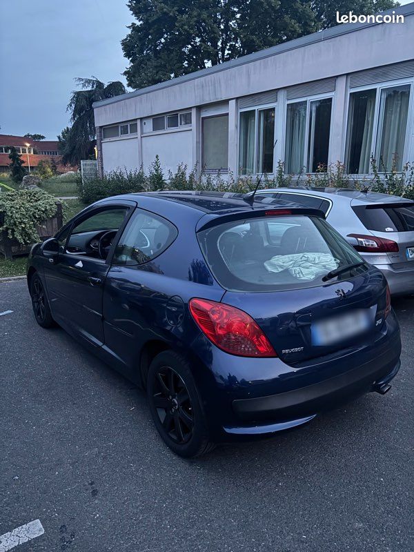 Peugeot 207 (image 2)