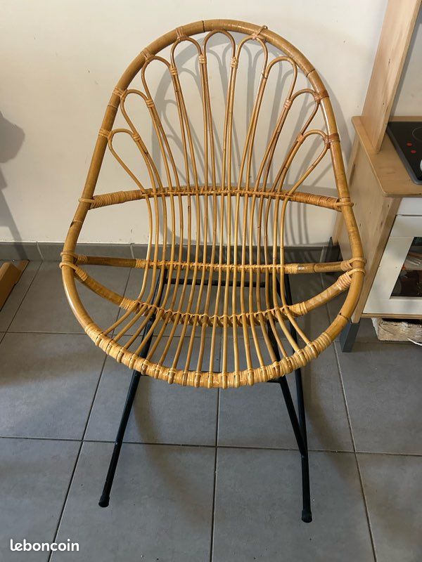 Fauteuil à bascule en rotin (image 1)