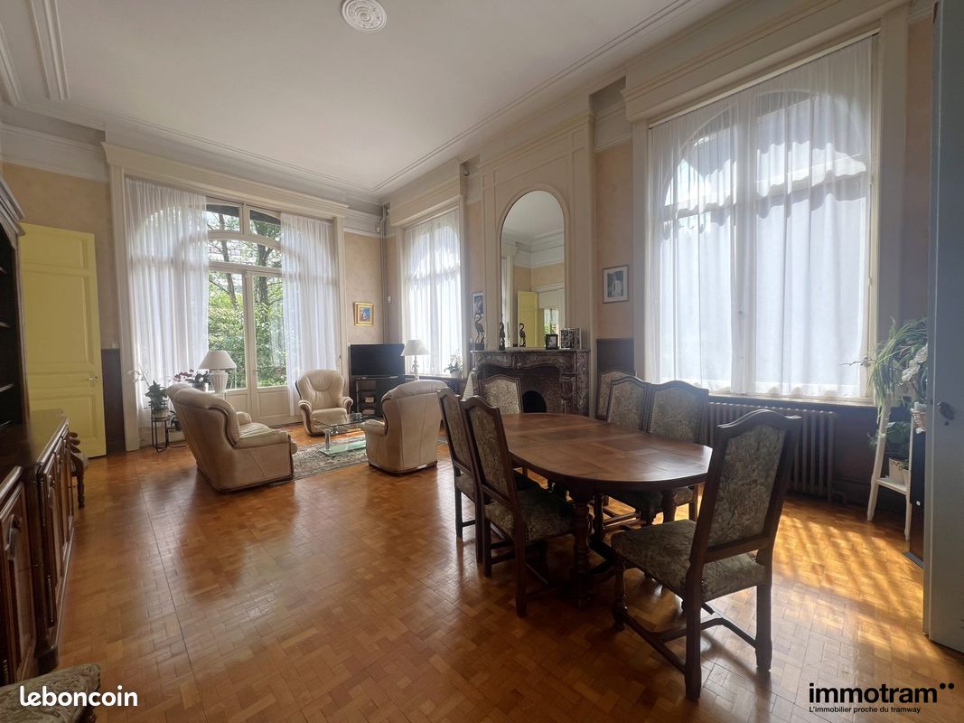 Maison 8 pièces 287 m² · à Tourcoing · 287 m² · 870 000 €
