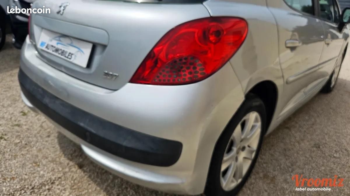 Peugeot 207 1.6 hdi 110 cv POUR EXPORT 5 portes "Embrayage + distribution + amortisseurs remplacées" (image 13)