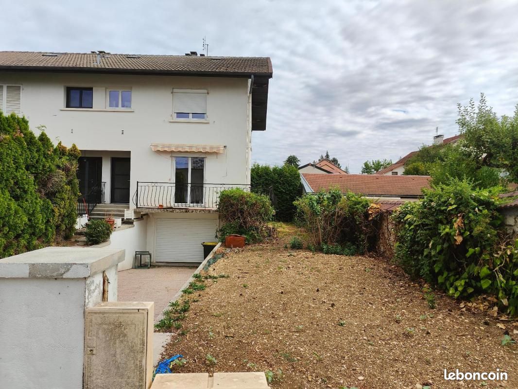 Maison 4 pièces 101 m² · à Oyonnax · 101 m² · 1 200 €