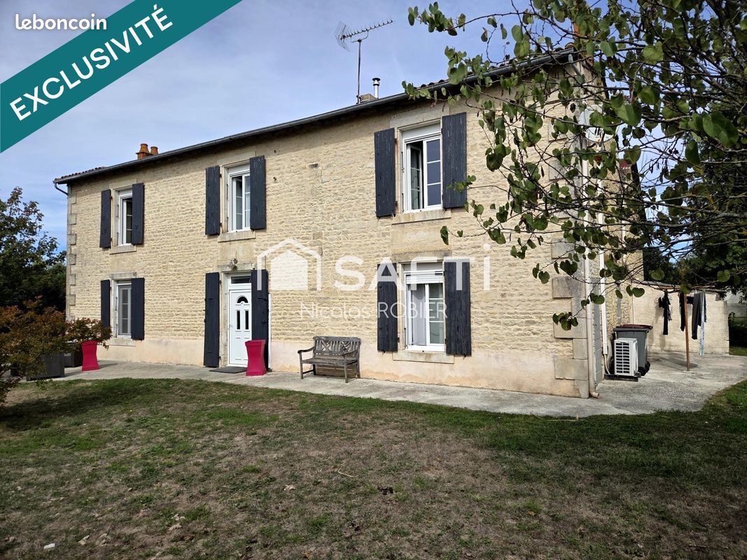 Maison 5 pièces 217 m² · à Granzay-Gript · 217 m² · 388 500 €
