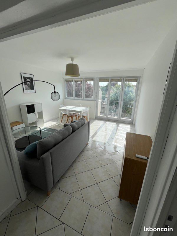 Appartement 4 pièces 70 m² · à Conflans-Sainte-Honorine · 70 m² · 550 €