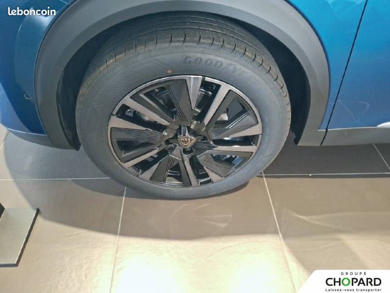 Peugeot 2008 Hybrid 145 e-DCS6 GT Exclusive (image 12)