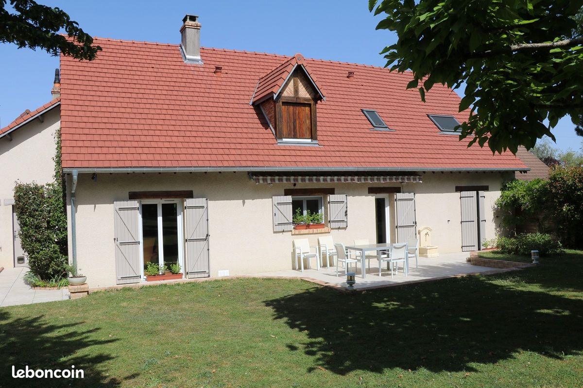 Maison 5 pièces 162 m² · à Saint-Doulchard · 162 m² · 324 000 €