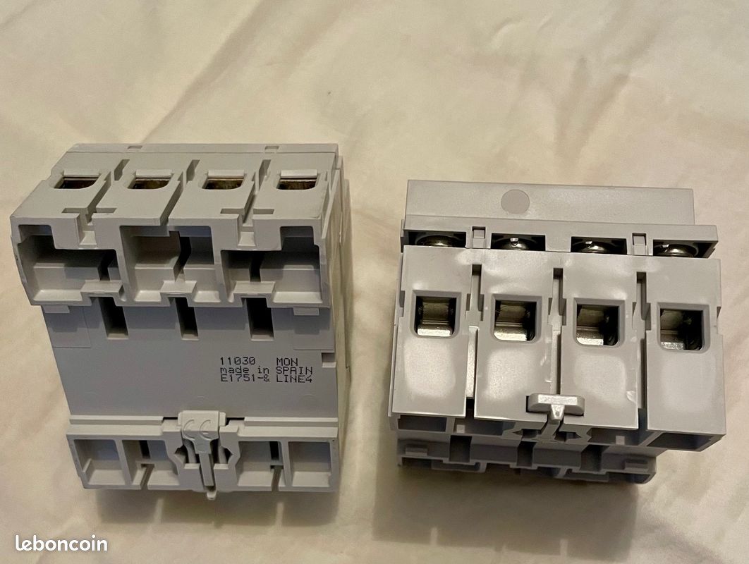2 INTERRUPTEURS DIFFÉRENTIEL 40AMP 300mA-AC 4 pôles (image 2)