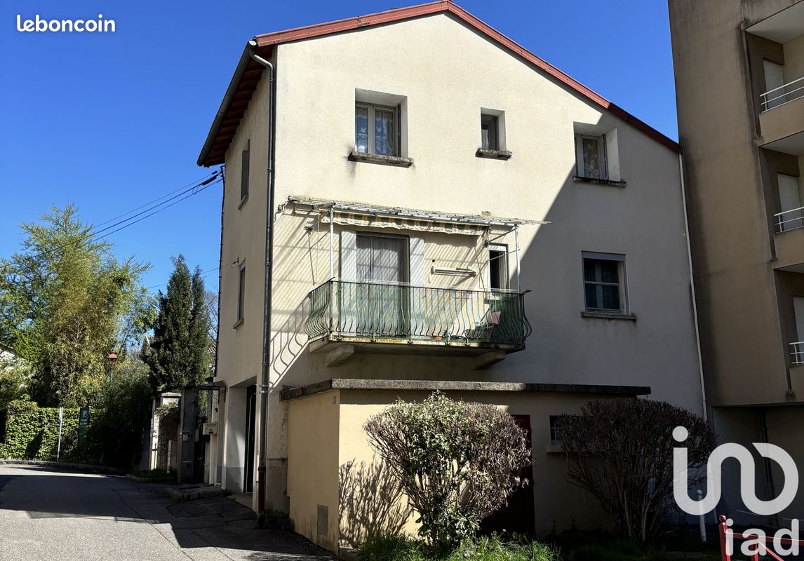 Maison 6 pièces 95 m² · à Vals-les-Bains · 95 m² · 140 000 €