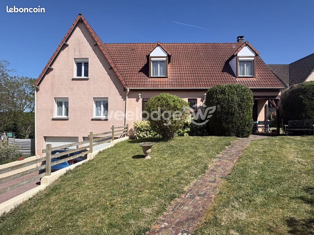 Maison 8 pièces 210 m² · à Rosoy · 210 m² · 429 990 €