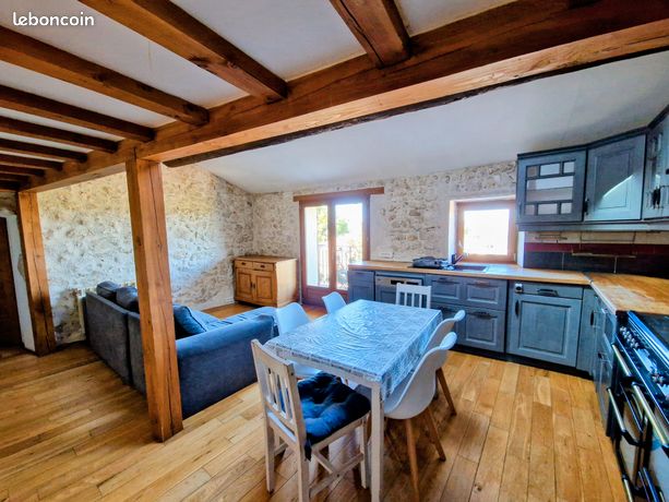 Appartement meublé T3 43 m2 + 13m2 sous combles