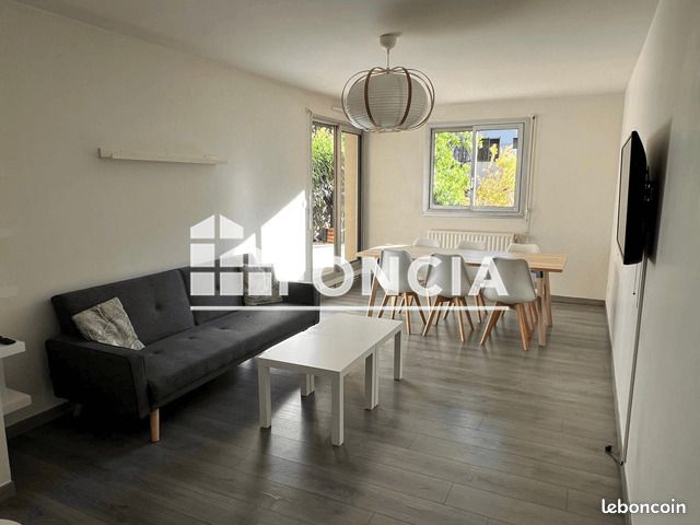 Appartement 4 pièces 76 m² · à Poitiers · 76 m² · 940 €
