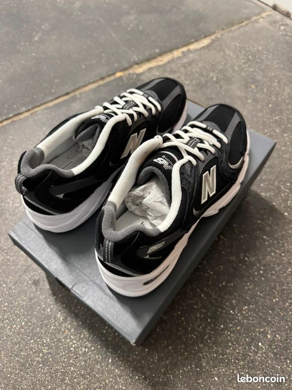 Chaussure NewBalance Noir neuve (image 5)