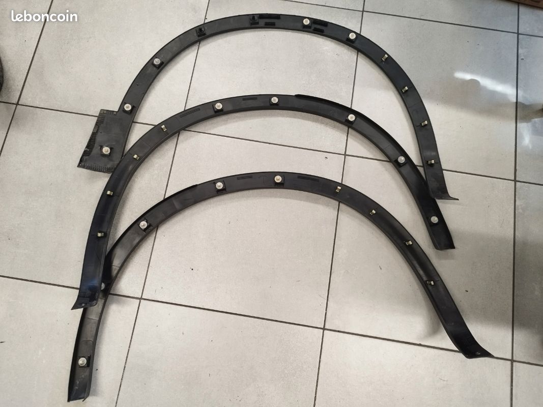 Moulure D'aile Avant Gauche Noir Pour Nissan Qashqai I (2007-2014) - Référence OEM 63811BR01A / 63811JD000 - Pièce De Carrosserie De Remplacement