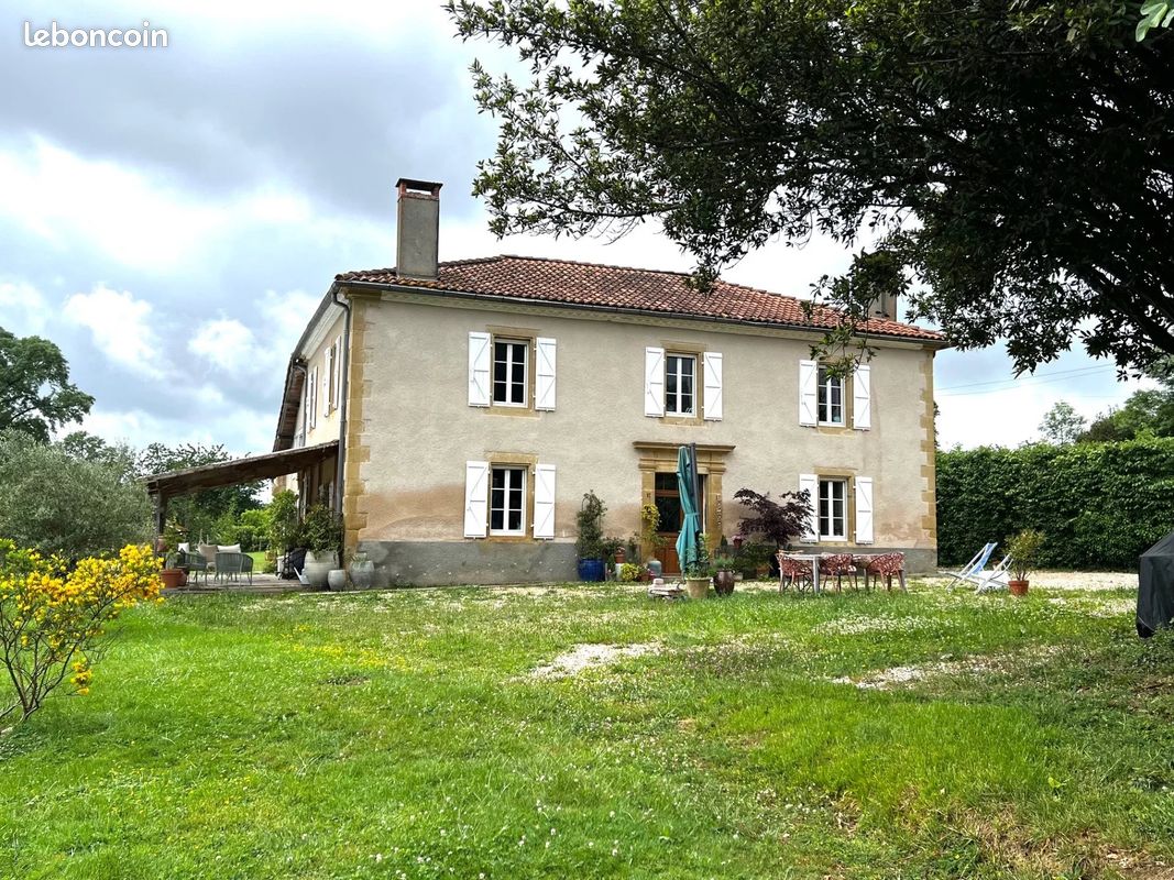 Maison 7 pièces 295 m² · à Boulogne-sur-Gesse · 295 m² · 275 000 €