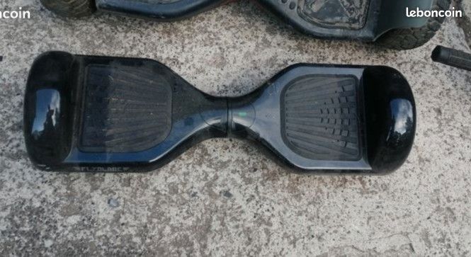 Petit Hoverboard avec batterie HS et sans chargeur et 2 hoverkart je n'ai plus les 2 gros Envoi possible pour bricoleur 15 euros le tout (image 9)