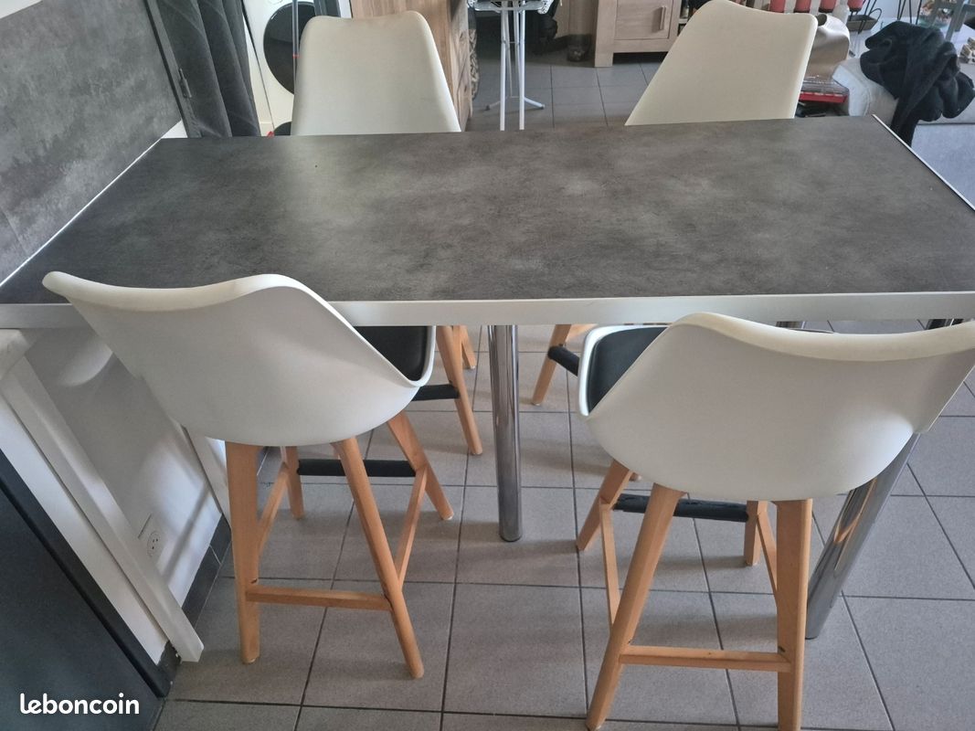 Mange debout (image 1)