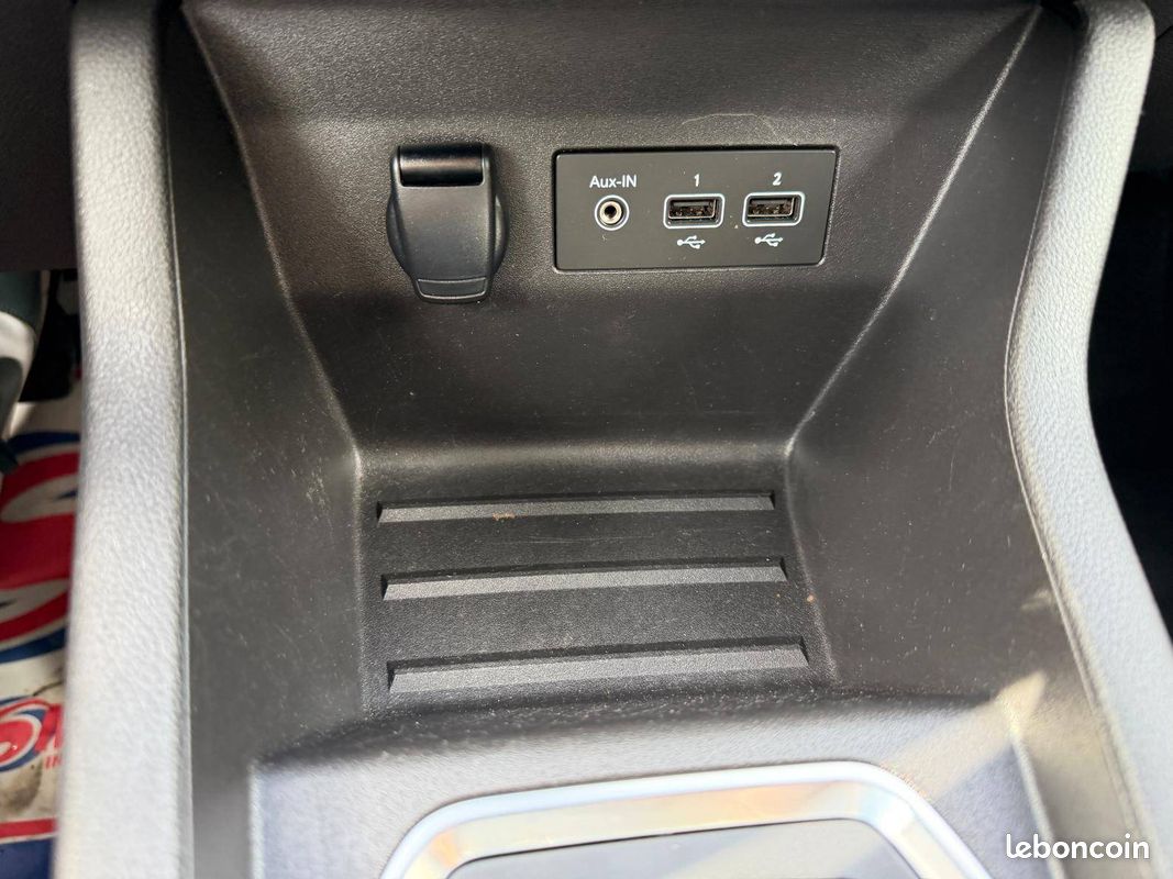 RENAULT Clio E-Tech 140 - 21N Limited (image 23)