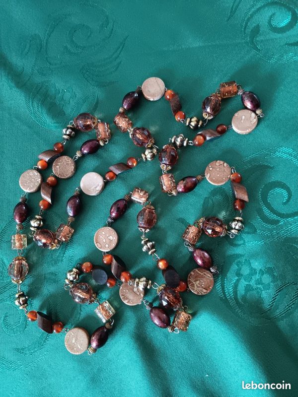 Collier pierres synthétiques (image 1)