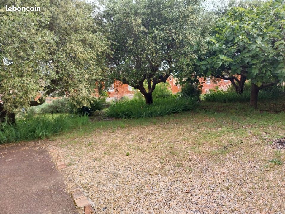 Terrain 443 m² Roquebrune Sur Argens · à Roquebrune-sur-Argens · 218 500 €