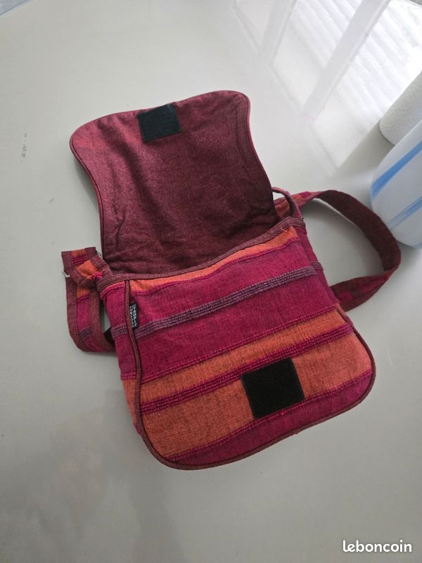 Sac Toile Coton Fait Main Sac à Main Bandoulière Brodé à La Main Indien Banjara - Violet - Artisanal - Neuf Avec étiquettes Sac Brodé Indien Fait Main Sac Toile Coton Fait Main Sac à Main Bandoulière Brodé à La Main Indien Banjara - Violet - Artisanal - Neuf Avec étiquettes Sac Brodé Indien Fait Main