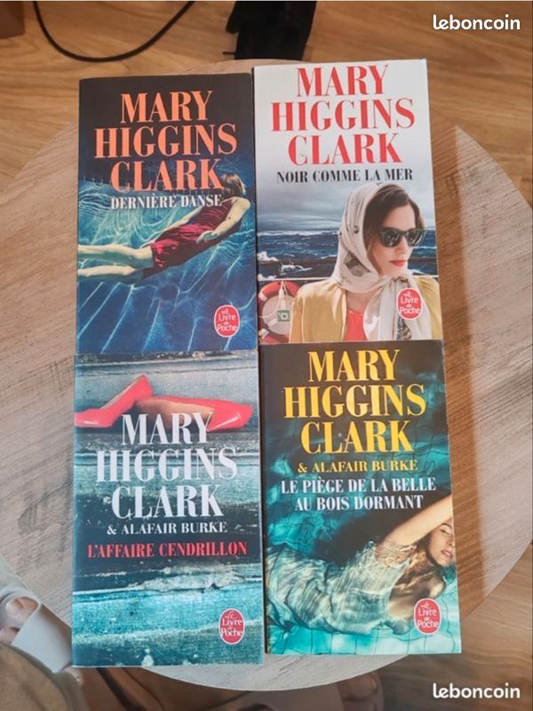 Lot poches Mary Higgins Clark (image 1)