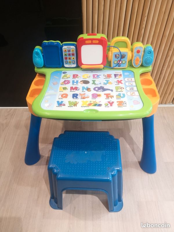 VTech Magi Bureau Interactif 6 En 1 Rose - Table Éducative Avec Tabouret Pour Enfants Dès 3 Ans