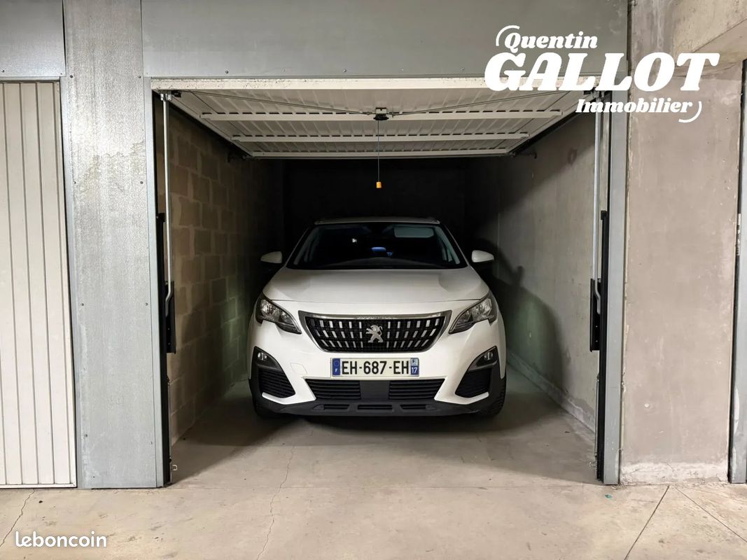 Parking 13 m² · à Vannes · 13 m² · 160 €/mois