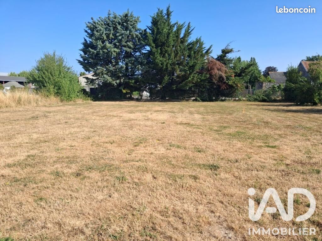 Terrain 1185 m² · à Saint-Branchs · 1 185 m² · 89 000 €