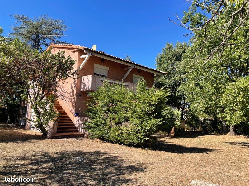 Maison 10 pièces 171 m² · à Saint-Maximin-la-Sainte-Baume · 171 m² · 499 000 €