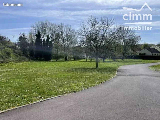 Terrain 561 m² · à Mouroux · 561 m² · 108 000 €