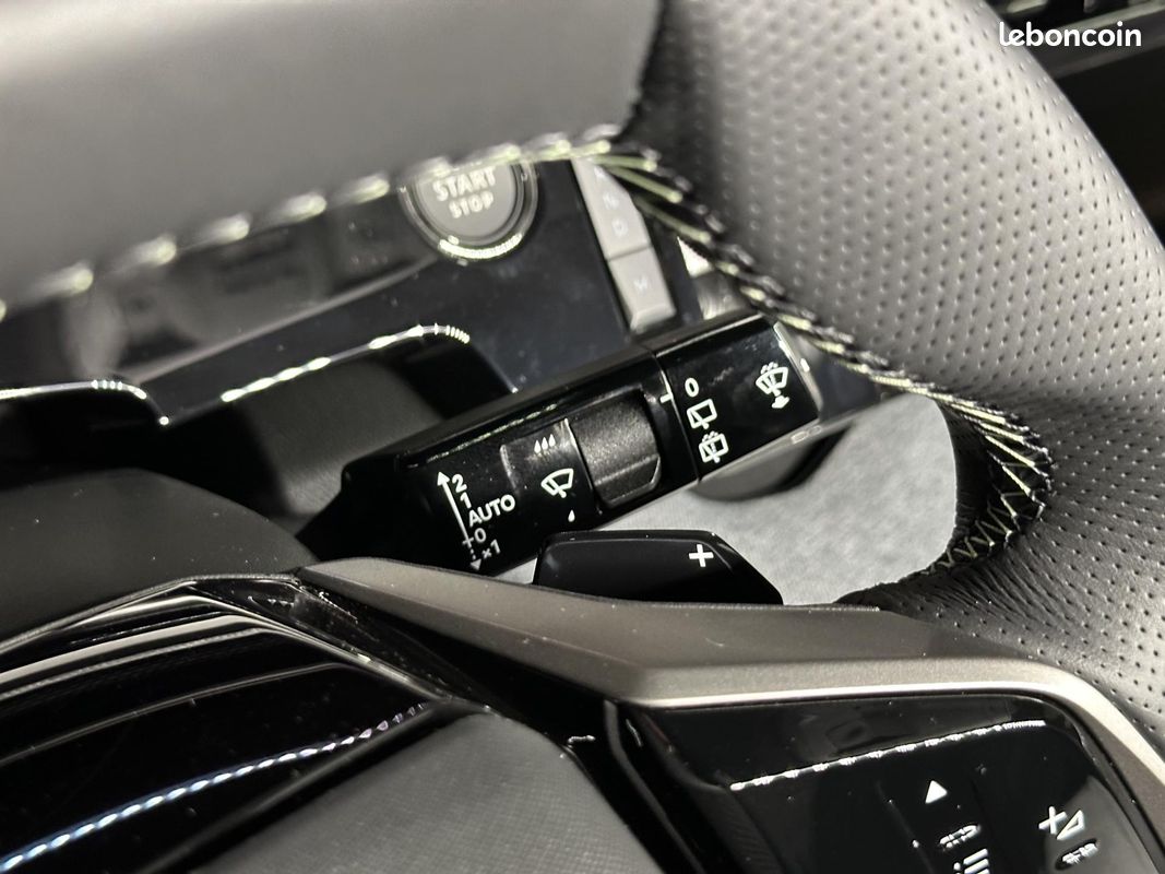 PEUGEOT 5008 1.2i Hybrid 145 e-DCS6 GT 360 7PL (image 31)