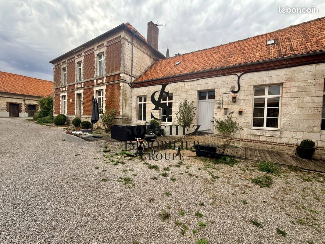 Maison 11 pièces 217 m² · à Villers-Châtel · 217 m² · 1 600 €/mois