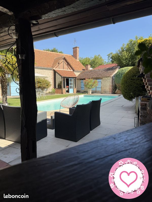 Maison 9 pièces 237 m² · aux Bordes · 237 m² · 598 000 €