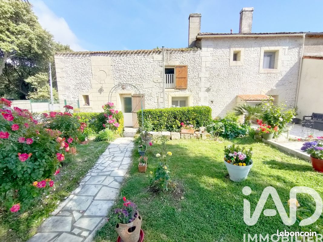 Maison 4 pièces 108 m² · à Chenac-Saint-Seurin-d'Uzet · 108 m² · 220 000 €
