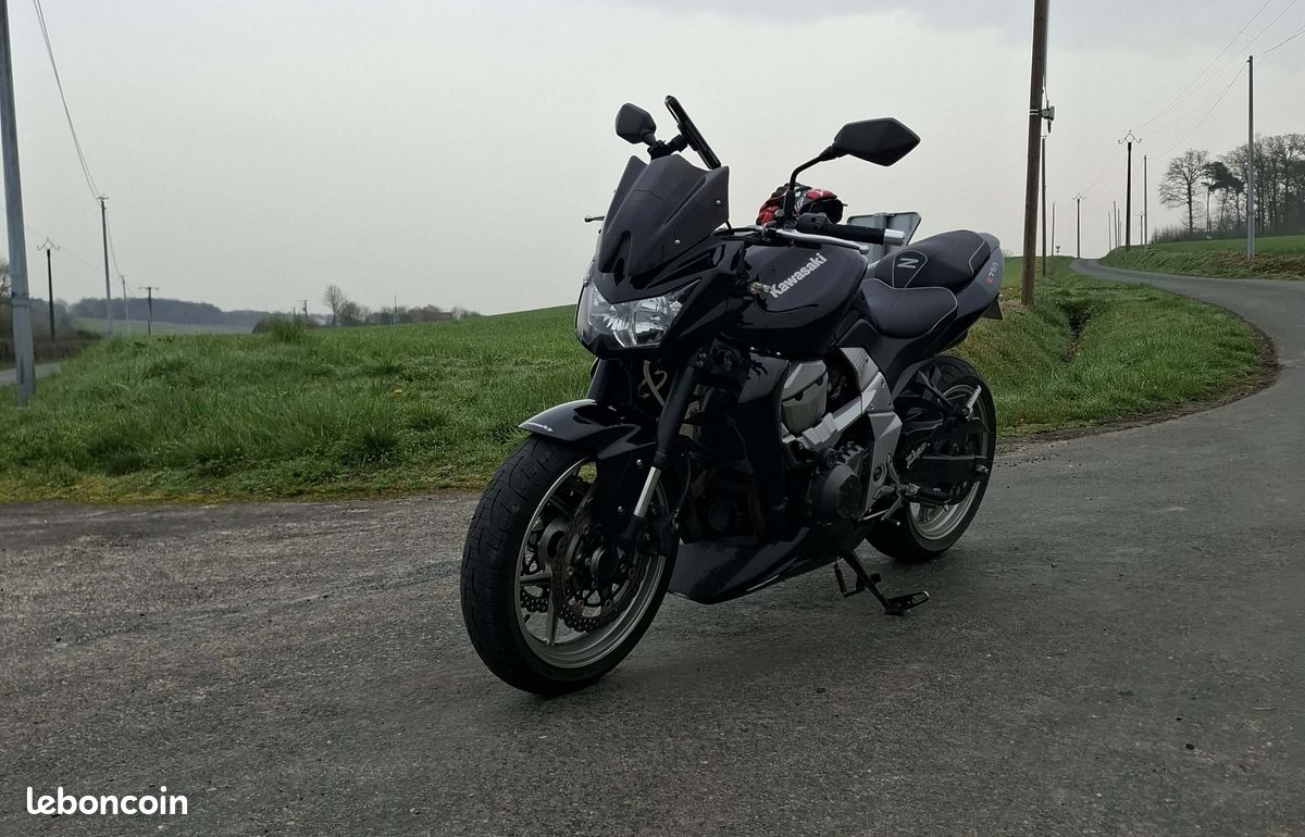 Kawazaki Z750 (image 1)