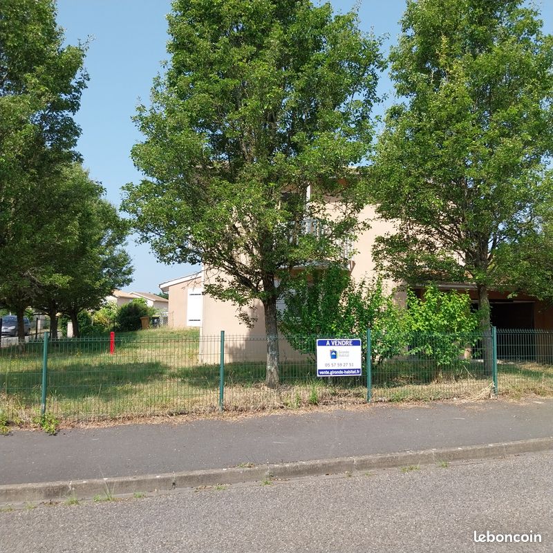 Parking 5 pièces 107 m² · à Blaye · 107 m² · 160 000 €