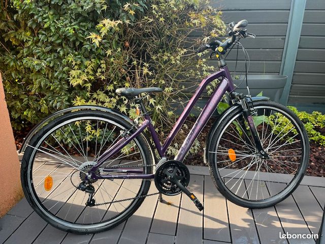 Nakamura fit 200w prune etat neuf Vélos