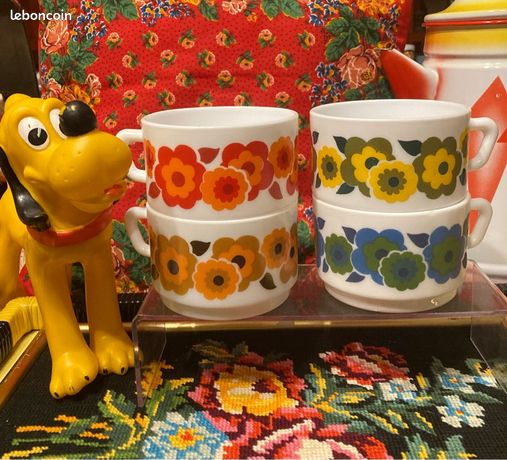 Lot De 4 Tasses à Café Arcopal "Fleur" Rose De France (années 70, 1965) - Céramique Opaque, Vintage, Occasion