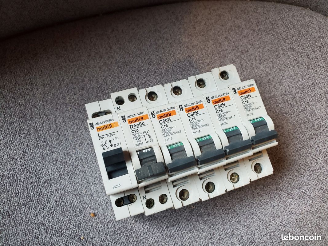 Lot De 6 Disjoncteurs Merlin Gerin DPN - C1, C2, C6 - Occasion Bon état