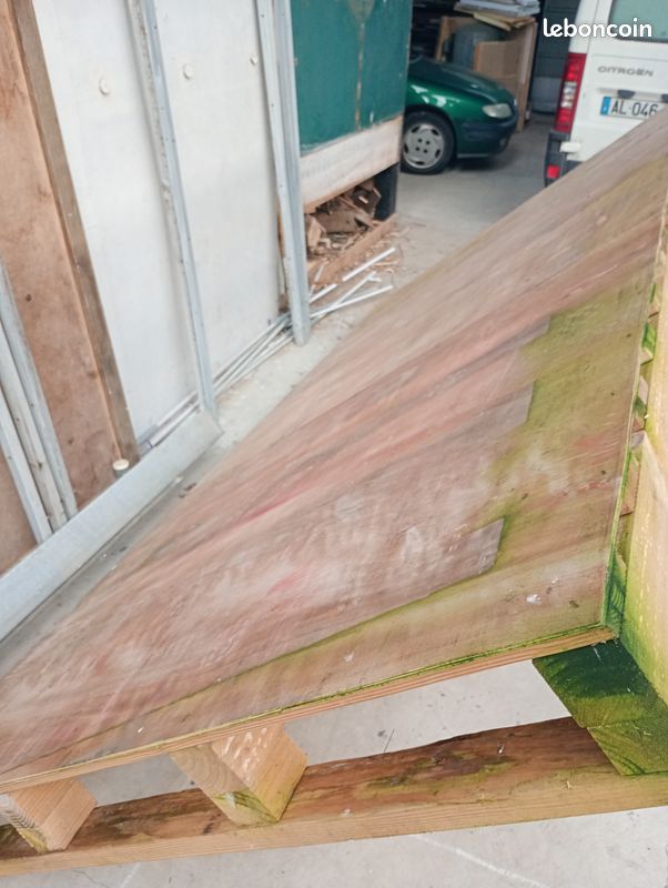 Palette 306 par 166 plaquée cp 10 mm (image 1)