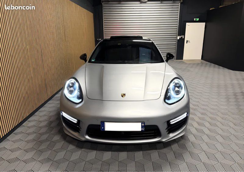 Porsche Panamera Gts (image 1)