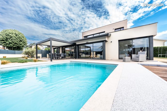 Villa 5 pièces 207 m²